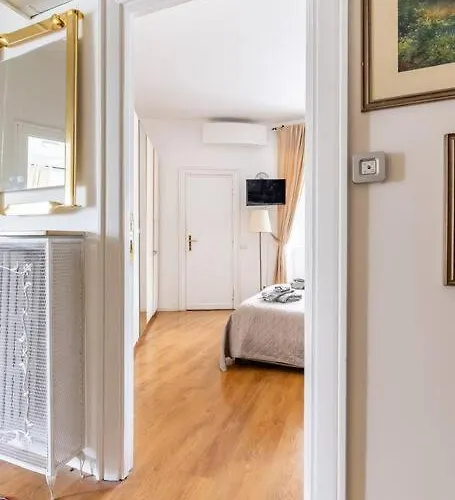 Vatican Almond Tree Penthouse Apartment Rom